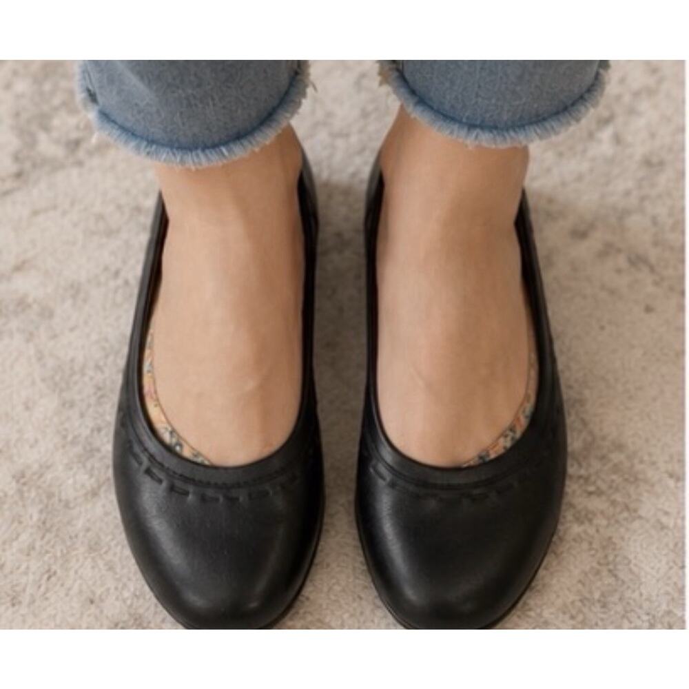 Cobb Hill Black Leather Ballet Flats Women’s Size 6.5 Comfort Shoes New - Picture 2 of 6